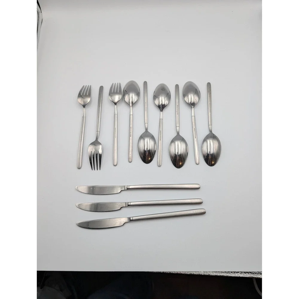 Oneida Stainless Flatware Set 12 Pc Replacement Silverware Satin Handle 18/0